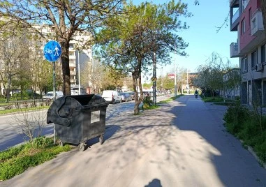 В Пловдив вече и контейнерите „карат по велоалеите