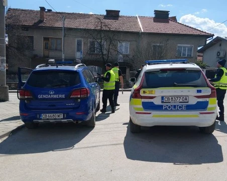 Мащабна акция в Пазарджишко: Жандармерия и полиция с масови проверки, 14 души са в ареста