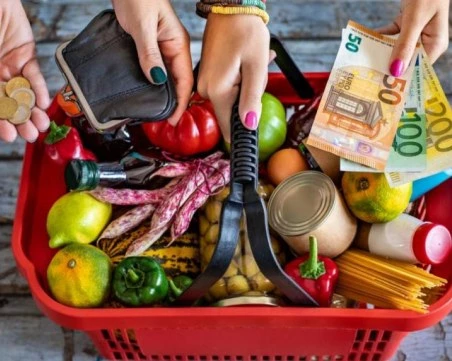 НАП след проверки за Великден: Близо 1 на 10 обекта е завишил цените