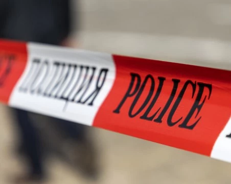 Разследват жестоко убийство в гараж в Кокаляне, жертвата е намушкана на три места