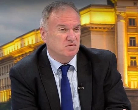 Владимир Чуков: САЩ преговарят с Иран, зад който всъщност е Китай