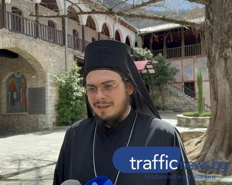 Йеромонах Евтимий: Нека никога не угасва в нас пасхалната светлина и надеждата във възкресението ВИДЕО