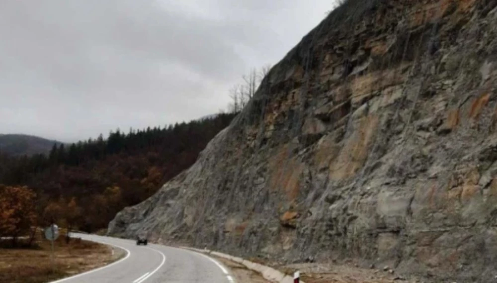 Катастрофа блокира Прохода на Републиката, има жертва и ранени