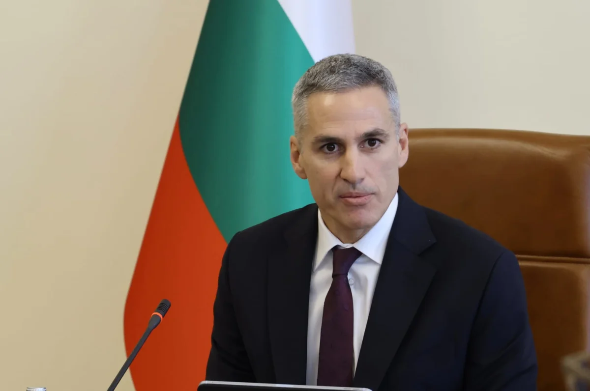 Премиерът Гюров: Арестувани за 224 души за изборни престъпления, почти колкото един парламент