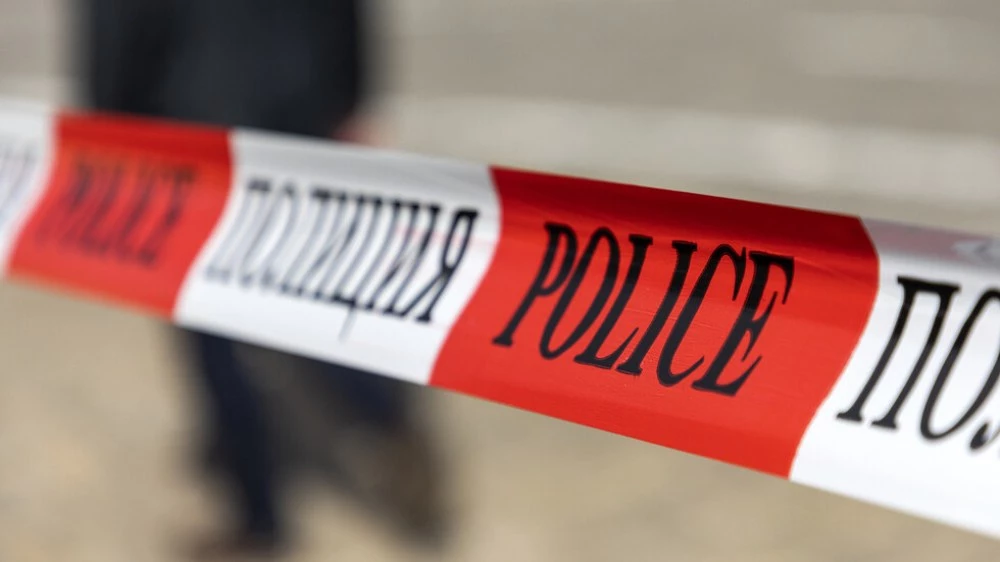 Разследват жестоко убийство в гараж в Кокаляне, жертвата е намушкана на три места