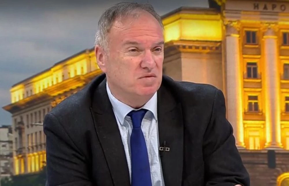 Владимир Чуков: САЩ преговарят с Иран, зад който всъщност е Китай