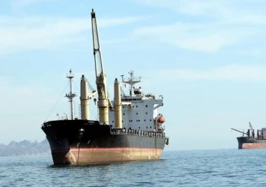 Иран ограничава преминаването през Ормузкия проток до 15 кораба дневно