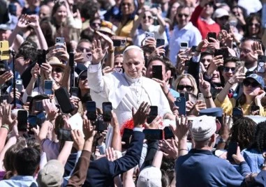 Пентагонът обяви война на папа Лъв, отправял враждебни атаки срещу Тръмп
