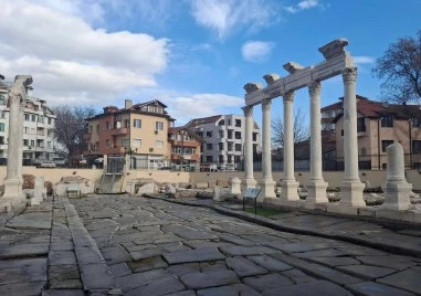 Предимно облачно и хладно ще е днес в Пловдив, възможни са превалявания от слаб дъжд