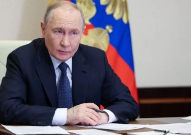 Путин обяви великденско прекратяване на огъня с Украйна