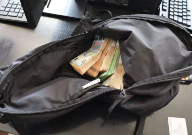 Разкрита е схема за купуване на гласове: 90 000 евро са открити в раници при акция в Пловдив