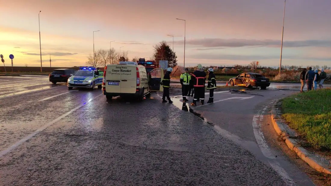 Трима пострадаха след катастрофа между катафалка и лек автомобил на изхода на Русе