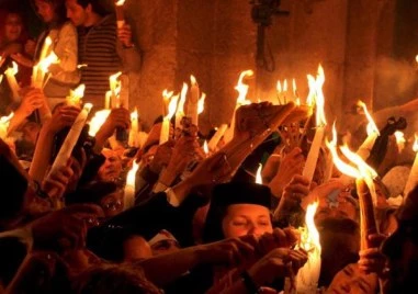 Заради войната в Близкия изток Светия Синод няма да пренесе Благодатния огън от Йерусалим