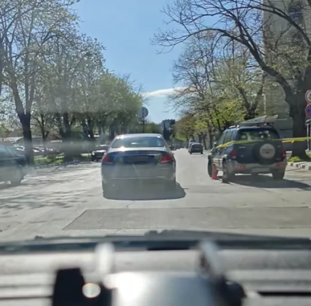 Джип блъсна пешеходец в Асеновград СНИМКИ