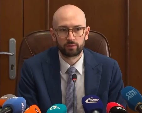 Министерство на финансите публикува пълна база данни с обществените поръчки за над 30 млрд. евро