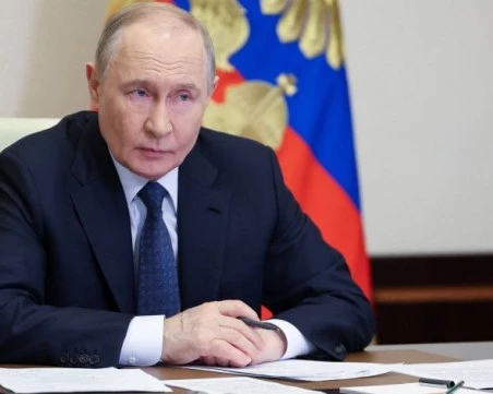 Путин обяви великденско прекратяване на огъня с Украйна