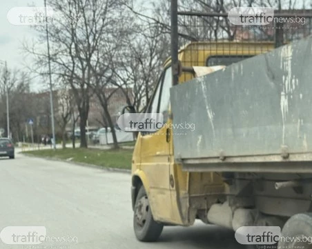 Рецепта за инцидент: Пловдивски камион се движи по пловдивски булеварди с компрометирана гума