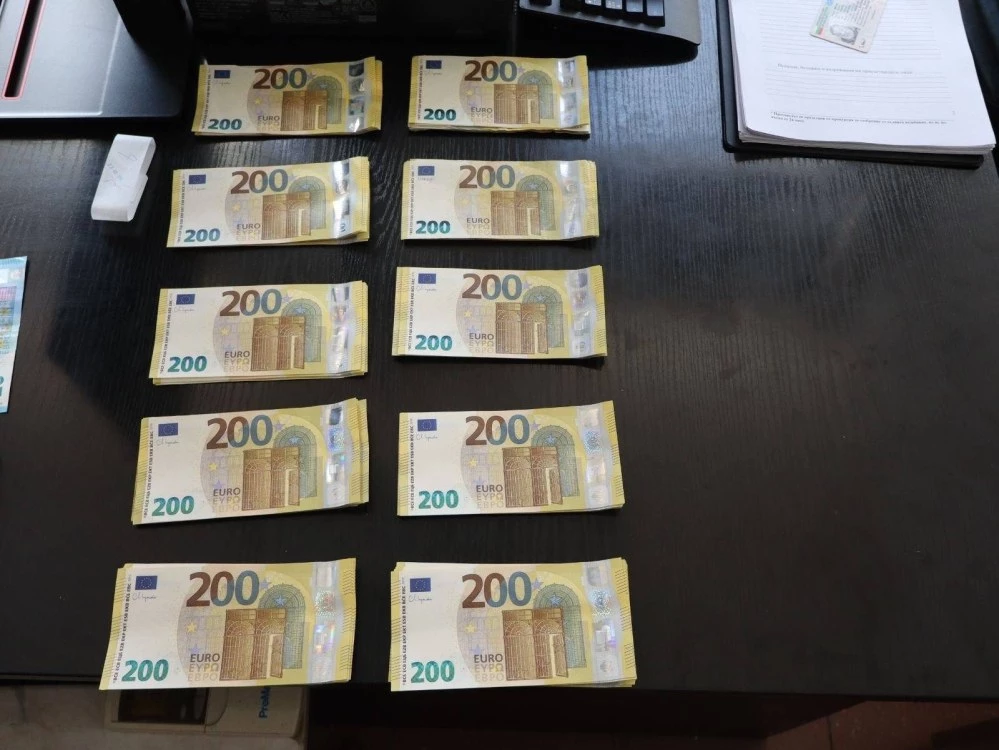 Двамата арестувани с 90 000 евро в Пловдив са освободени без обвинения и разпит