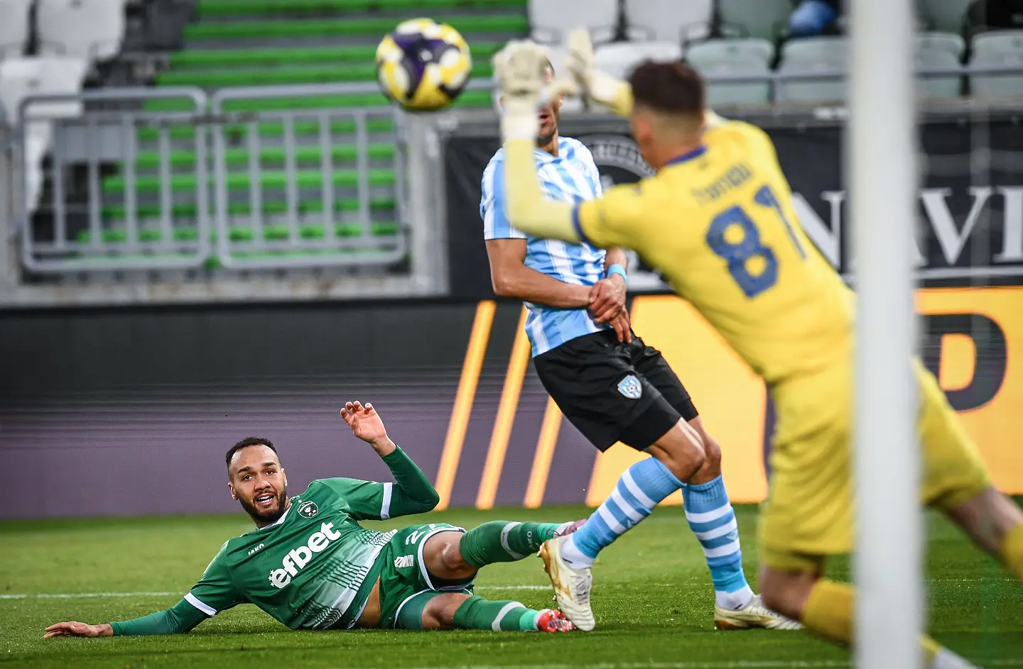 Лудогорец с грешна стъпка срещу Черно море у дома