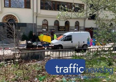 Недопустимо! Мъже блокираха достъпа до Бачковския манастир на Разпети петък