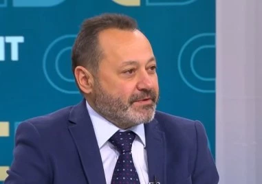 Регионалният министър: Трябват 3 млрд. лв. годишно за пътища, а се дават около 1,3 млрд.