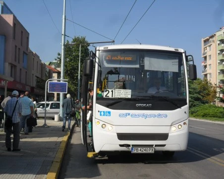 Пет линии на градския транспорт ще се движат извънредно в нощта на Възкресение Христово