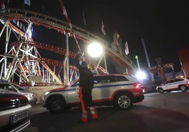 Петима души са ранени, след като увеселително влакче във виенския Пратер дерайлира