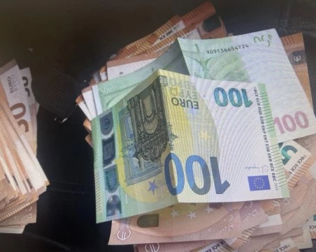 Общински съветник и член на СИК са арестувани за купуване на гласове в Разлог