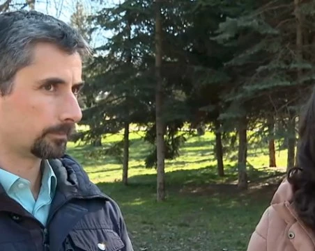 Схемата продължава: Семейство с три деца остана без колата си, била обявена за международно издирване