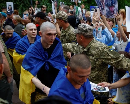 Украйна посрещна 175 пленени военни и 7 цивилни