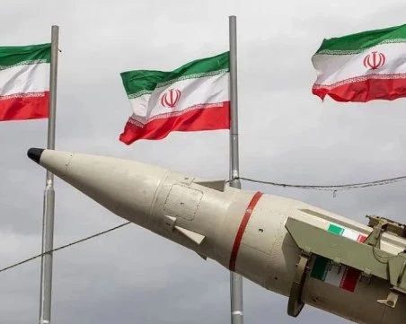 В атмосфера на недоверие и напрежение: САЩ и Иран се срещат в Исламабад