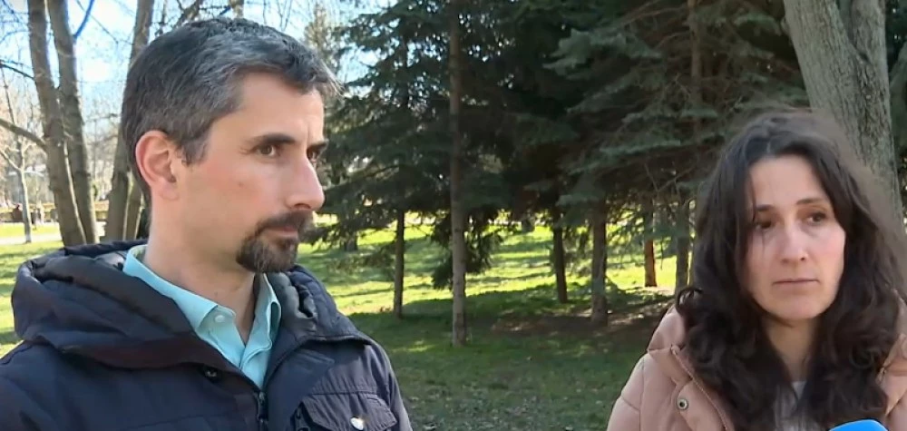 Схемата продължава: Семейство с три деца остана без колата си, била обявена за международно издирване