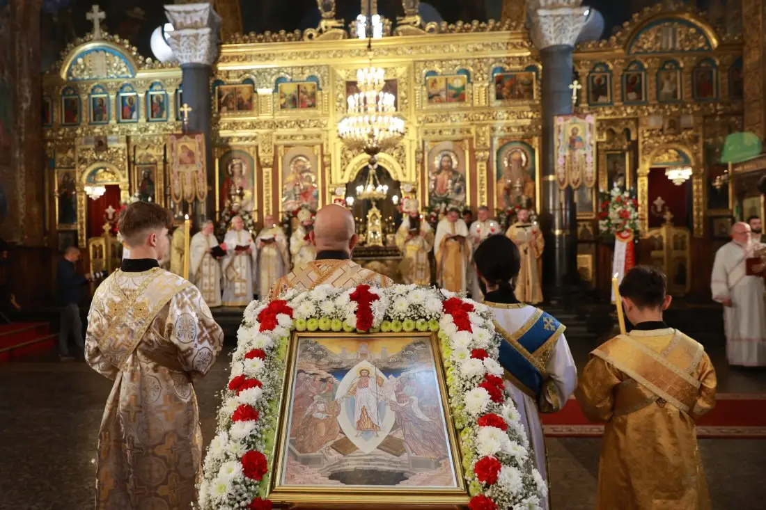 Хиляди отбелязаха Второ Възкресение в цялата страна