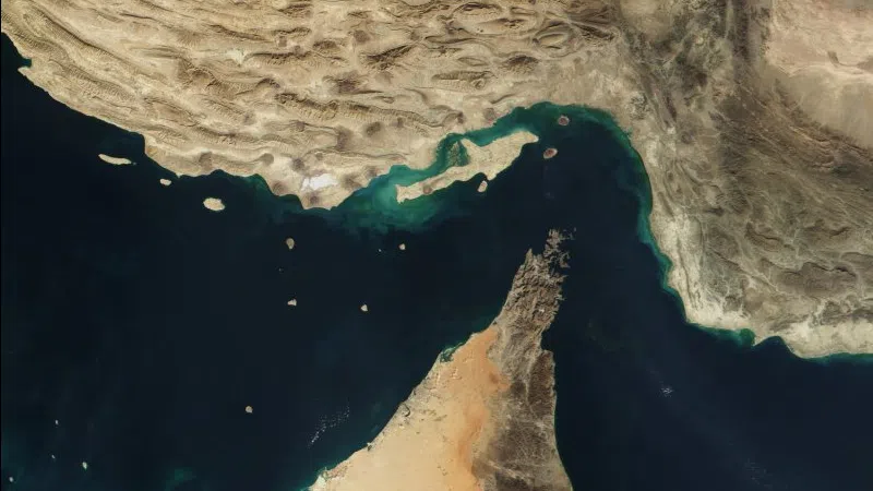 Иранската революционна гвардия: Ще има „твърд отговор срещу всеки военен кораб в Ормузкия проток