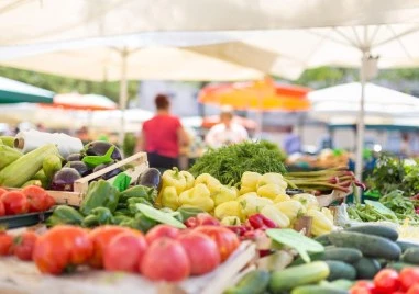 Пореден удар по джоба: Храните продължават да поскъпват
