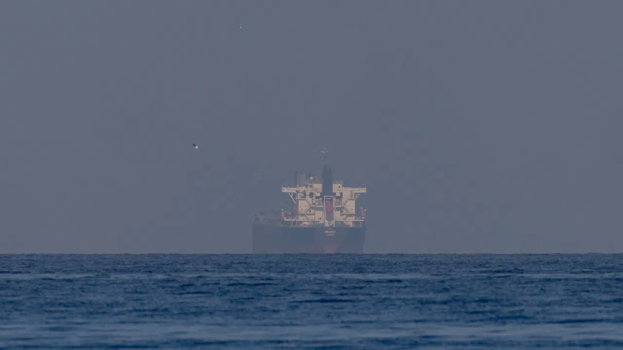 Бойни кораби на САЩ минаха през Ормузкия пролив