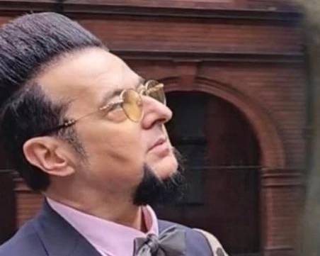 Евгени Минчев за Великден: Сурогатна религия, ламинирани иконки и пиршества в Гърция