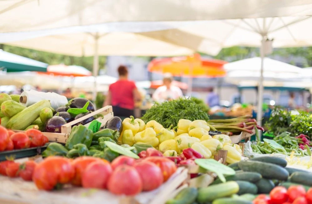 Пореден удар по джоба: Храните продължават да поскъпват