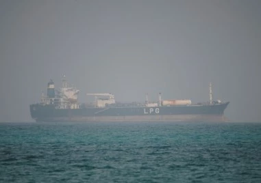 Два танкера, свързани с Иран, преминаха през Ормузкия проток