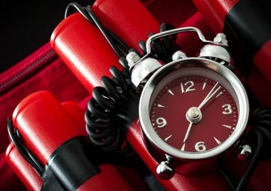 Франция издирва наш ученик за фалшива бомбена заплаха на училища от името на Ислямска държава