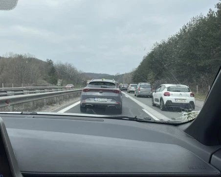 Километрична тапа преди Траянови врата в края на празниците