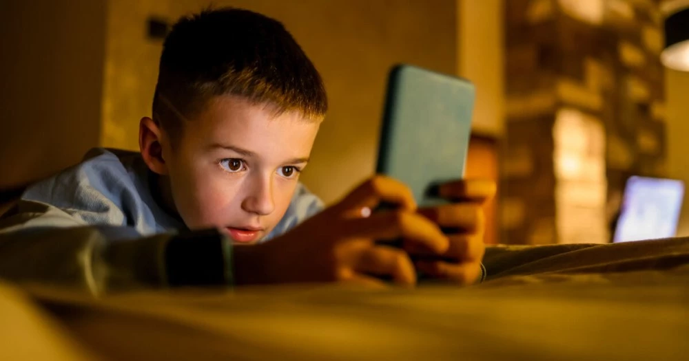 Гърция блокира достъпа на деца до социалните мрежи без родителско съгласие