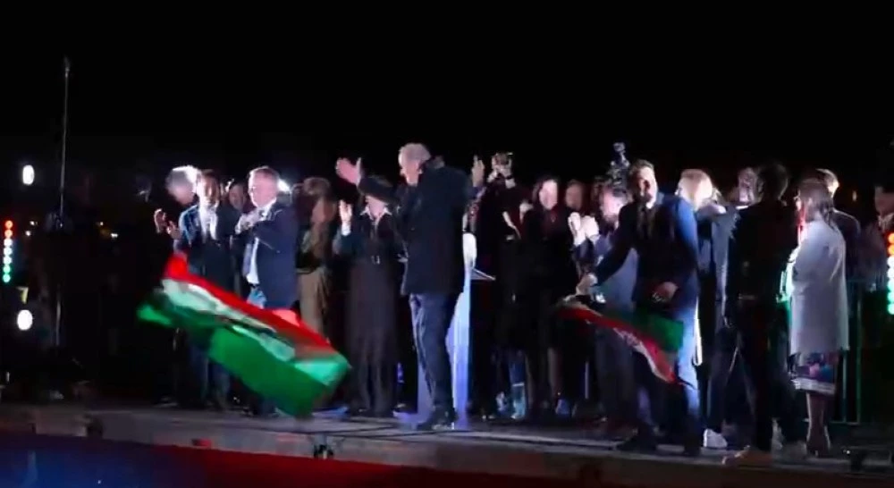 Танцът, който обиколи света: Жолт Хегедюш в центъра на вниманието след победата над Орбан