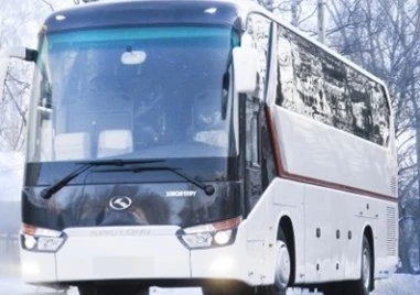 Дядо открадна автобус от автогарата в Свищов и подкара към селото си