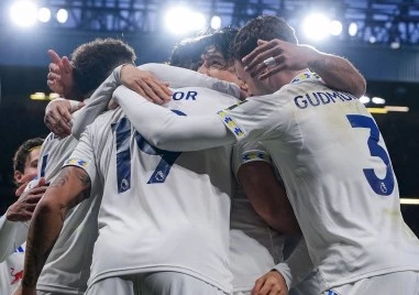 Лийдс с първа победа на Олд Трафорд от 16 години насам