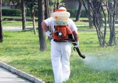 Общината продължава пръскането срещу акари в Пловдив