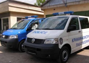 Откриха труп на мъж пред жилищен блок в Кърджали