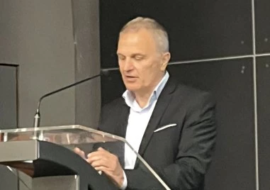 Светозар Гледачев с лекция в Пловдив: Накъде отива светът и защо пазарите полудяха?