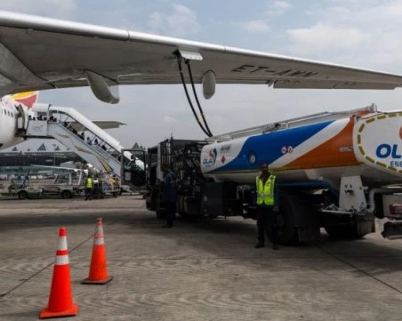 ЕК: Може да възникнат проблеми с доставките на авиационно гориво