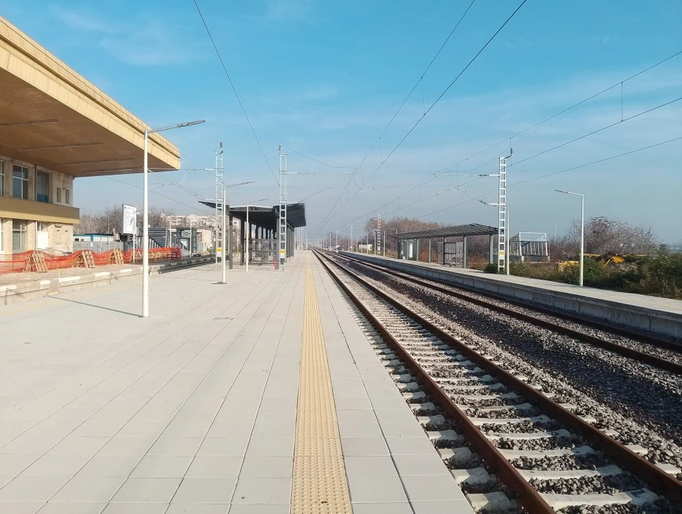 Пиян и дрогиран мъж заплашва жени край гарата в 